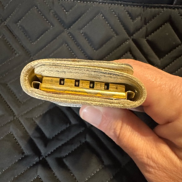 Louis Vuitton Damier Azure Key Holder - Picture 4 of 9